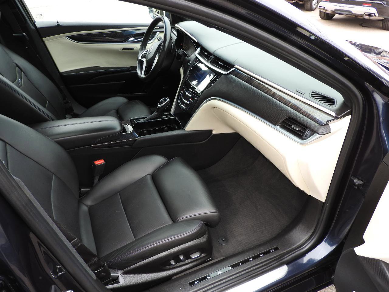 Used 2013 Cadillac XTS Platinum image 8