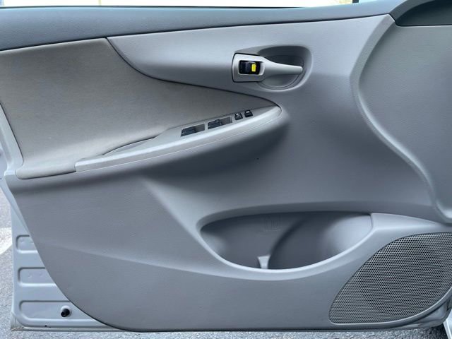 Used 2010 Toyota Corolla image 9