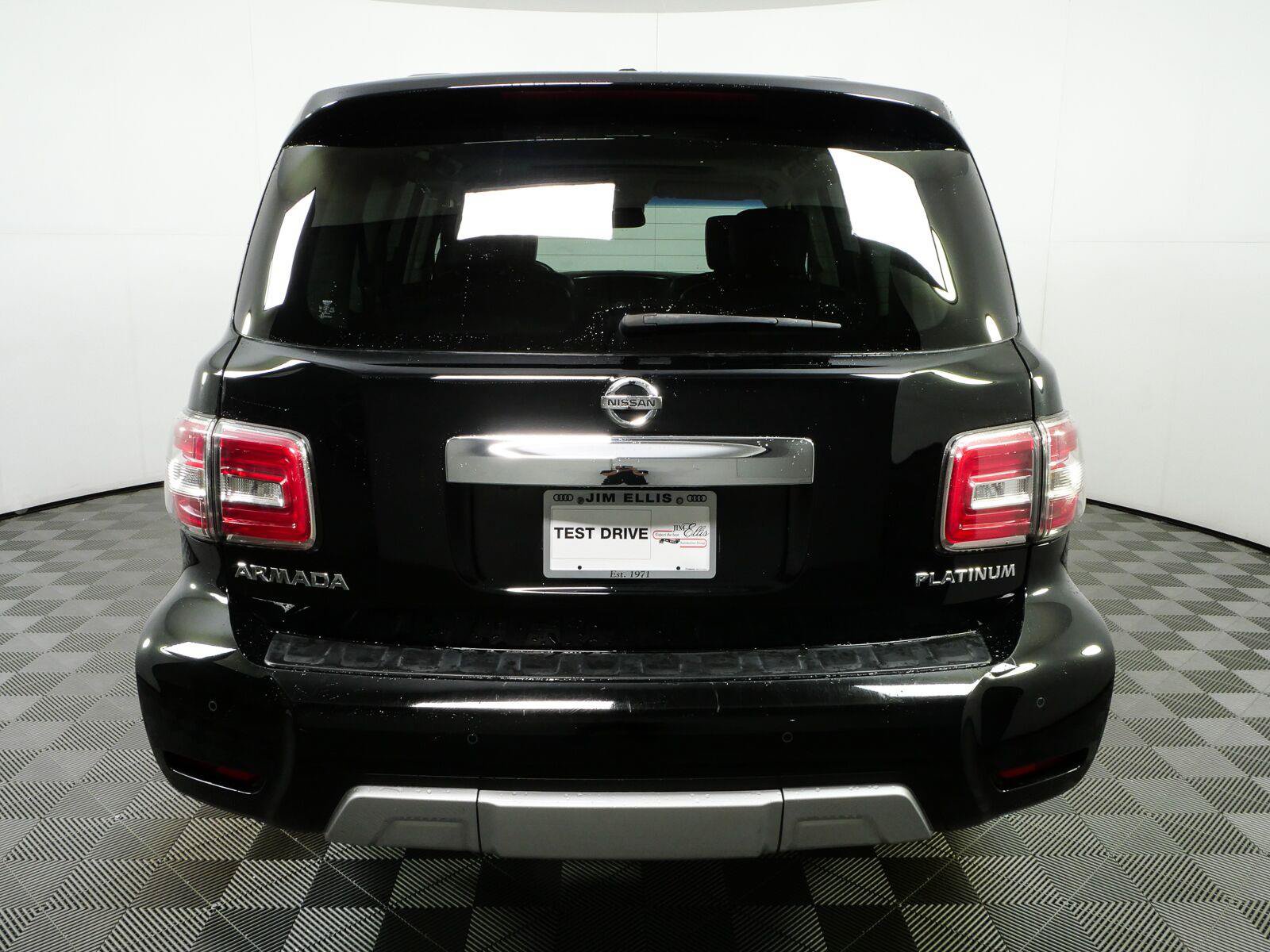 Used 2017 Nissan Armada Platinum w/ Captain Seat Package AWD/4WD image 28