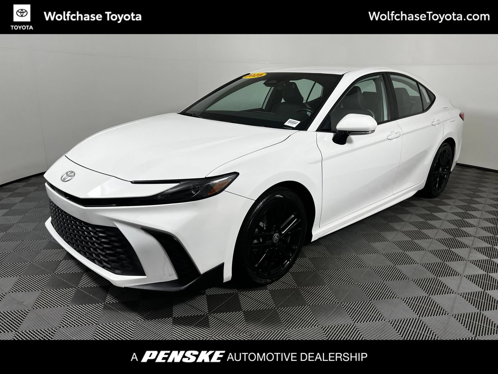 Used 2025 Toyota Camry SE