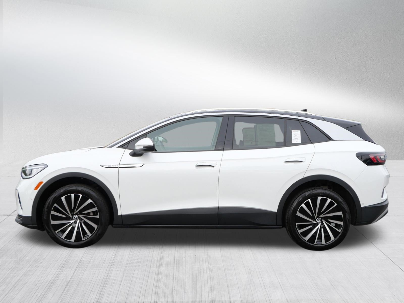 Certified 2023 Volkswagen ID.4 Pro S Plus AWD/4WD image 4