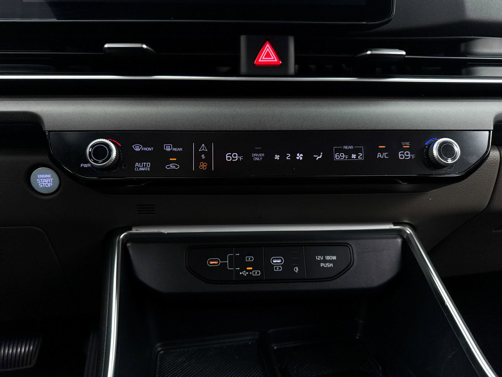 Used 2025 Kia Carnival EX image 25