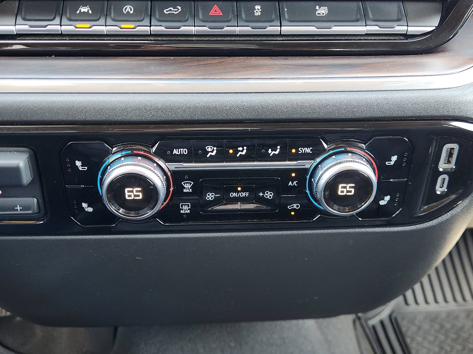 Used 2025 GMC Sierra 1500 SLT RWD image 22