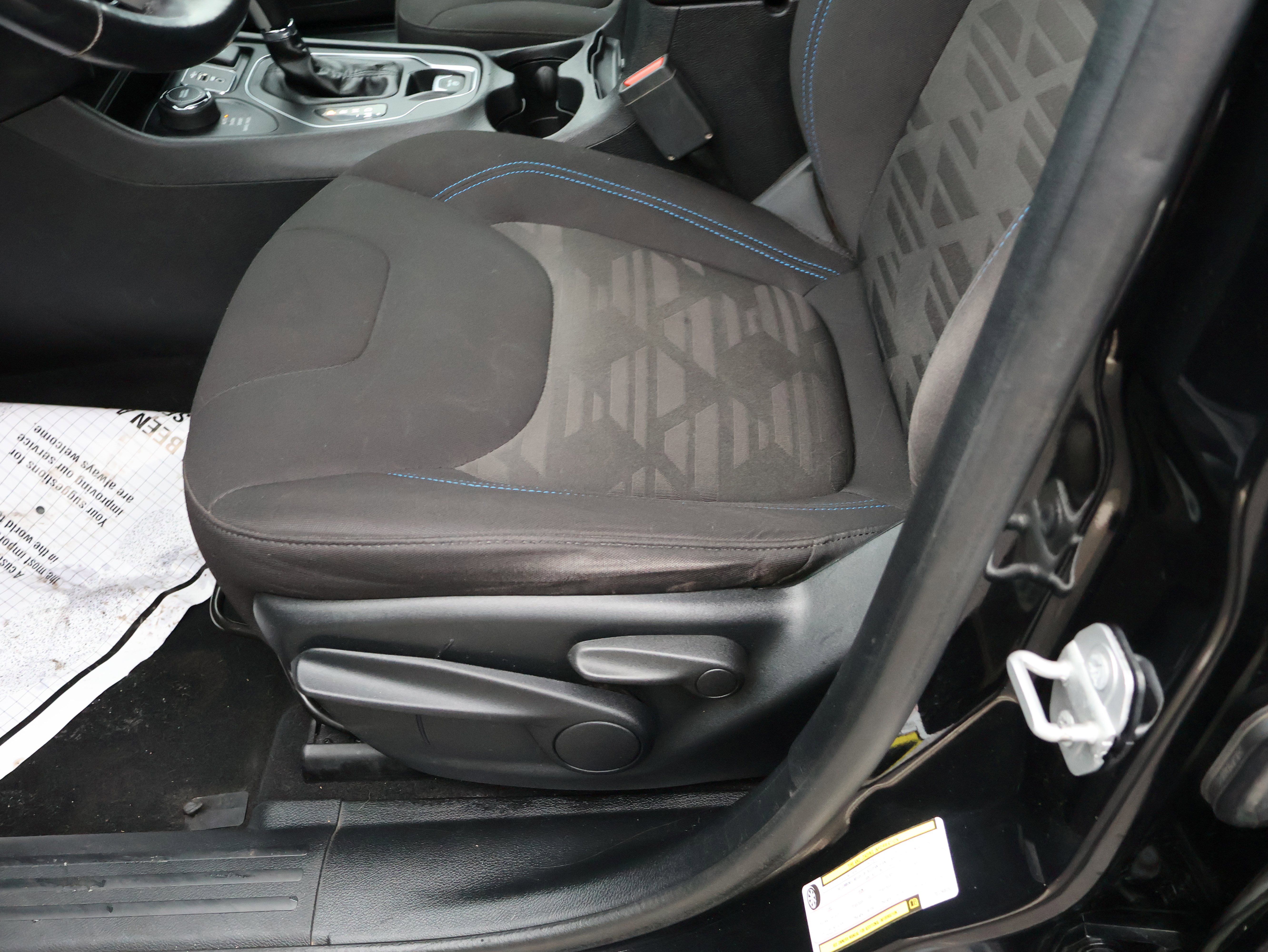 Used 2020 Jeep Cherokee Latitude image 40