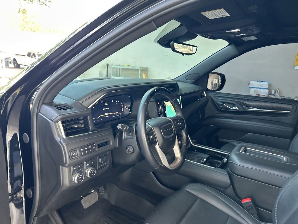 Used 2024 GMC Yukon Denali w/ Denali Reserve Package AWD/4WD image 6
