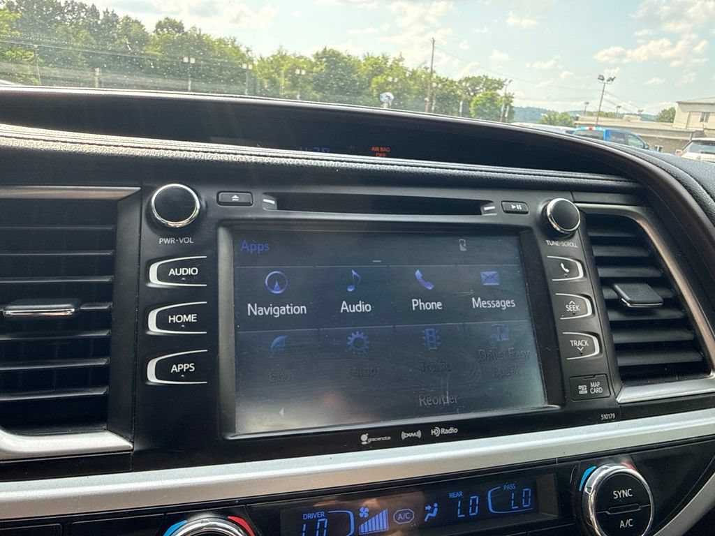 Used 2018 Toyota Highlander XLE AWD/4WD image 26