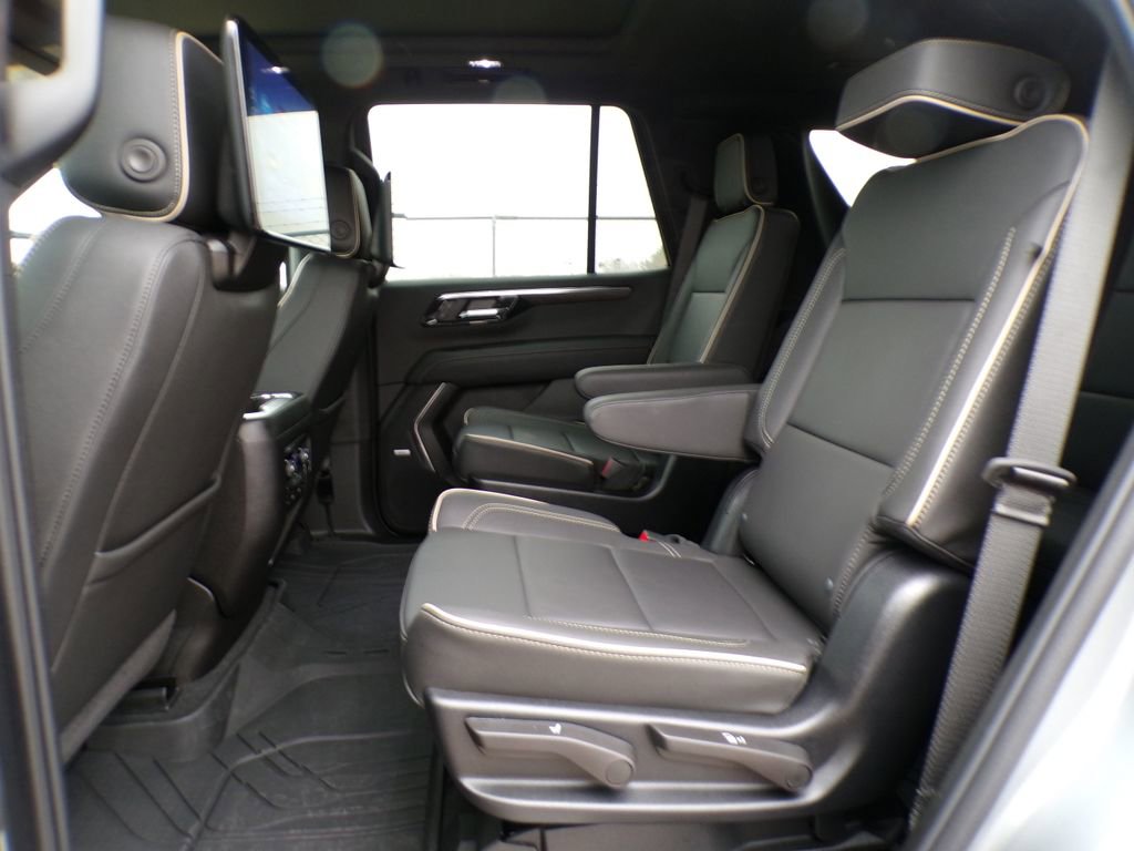 Used 2025 Chevrolet Tahoe Premier AWD/4WD image 18