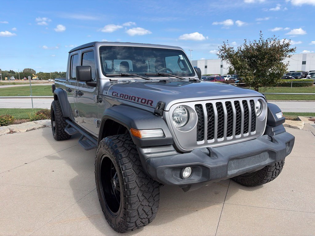 Used 2020 Jeep Gladiator Sport w/ Quick Order Package 24S AWD/4WD image 2