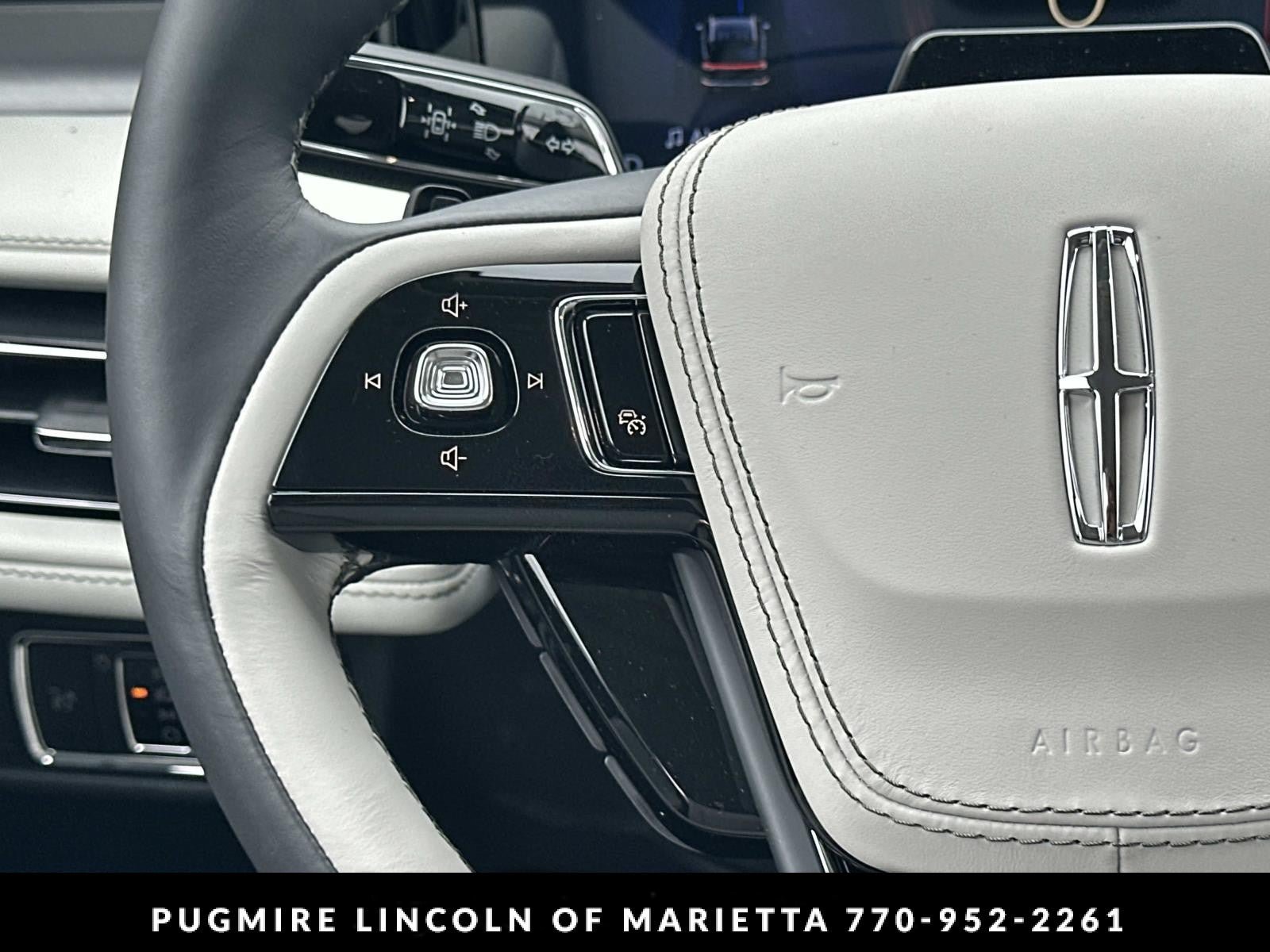 New 2026 Lincoln Aviator 2WD image 25