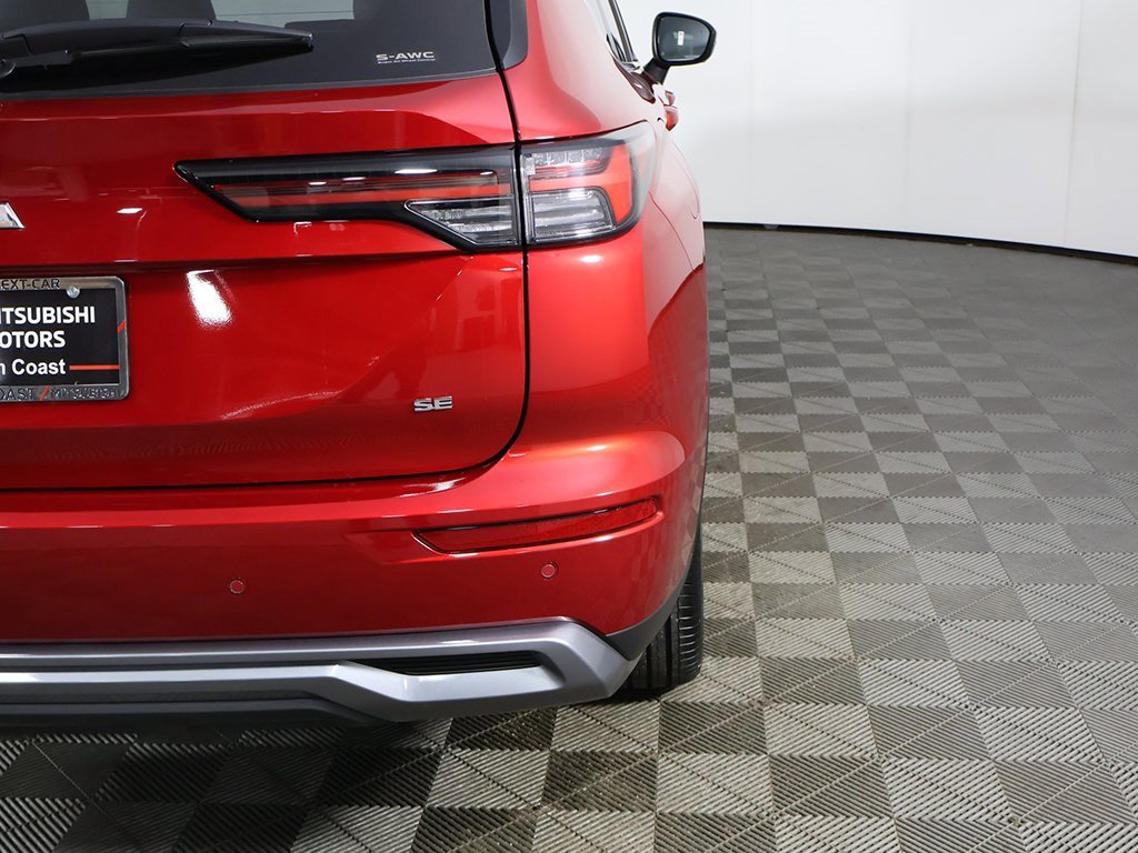 New 2025 Mitsubishi Outlander SE image 19