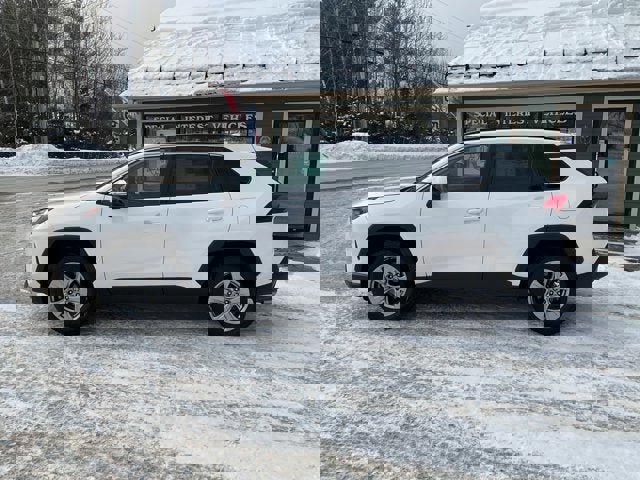 Used 2023 Toyota RAV4 XLE image 6