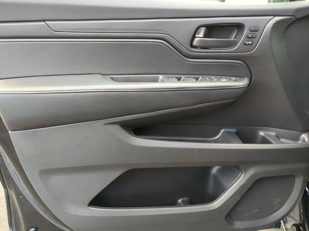 Used 2025 Honda Odyssey Sport-L image 11