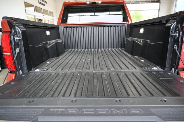 Used 2025 Toyota Tacoma TRD Sport AWD/4WD image 8