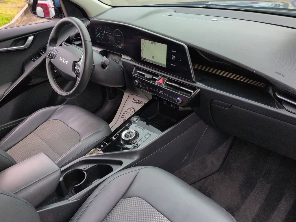 Certified 2023 Kia Niro Wind FWD image 30