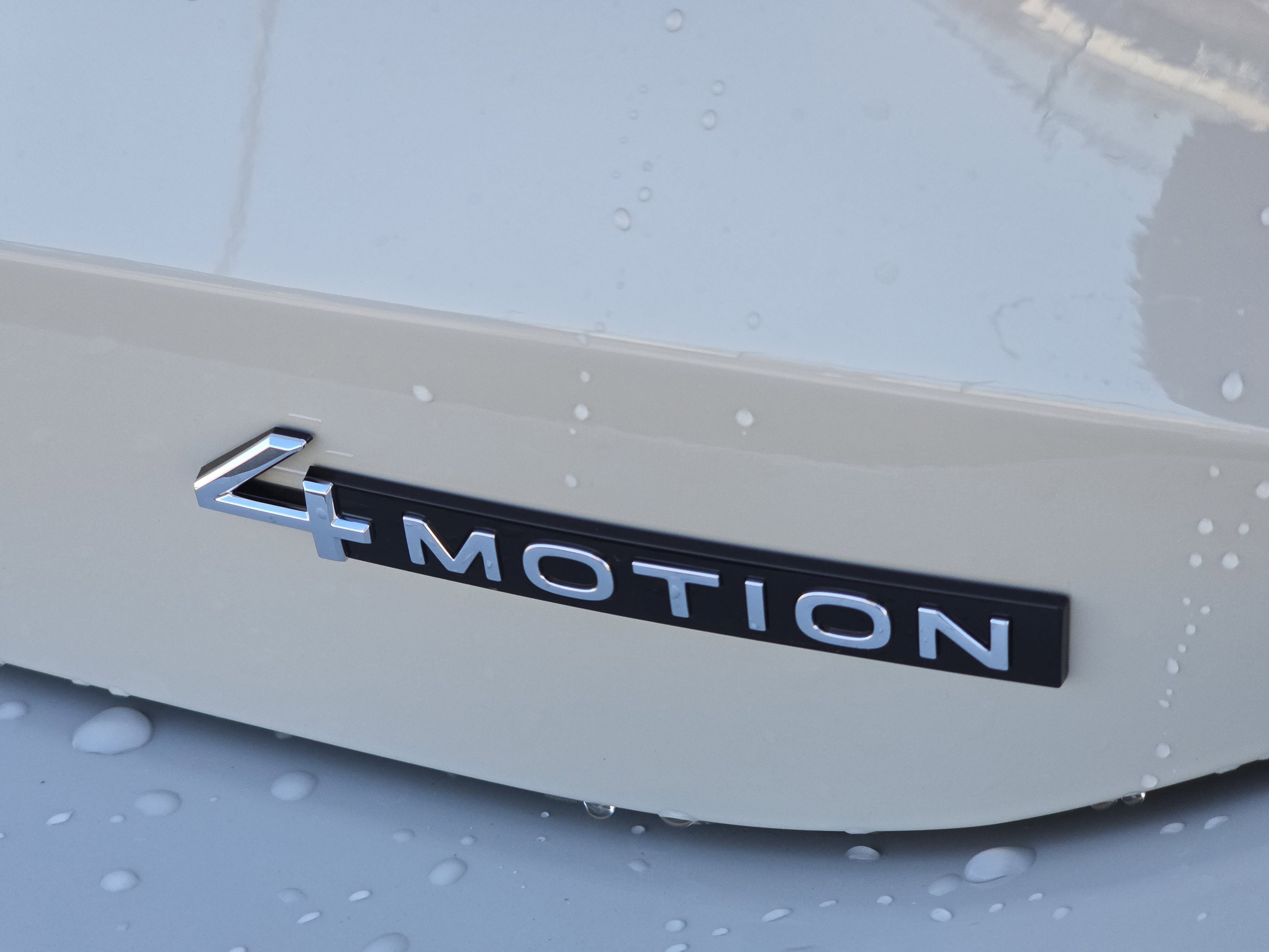 New 2026 Volkswagen Tiguan SE R-Line image 14