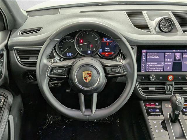 Certified 2025 Porsche Macan AWD/4WD image 15