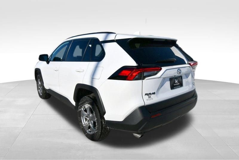 Used 2025 Toyota RAV4 XLE AWD/4WD image 5