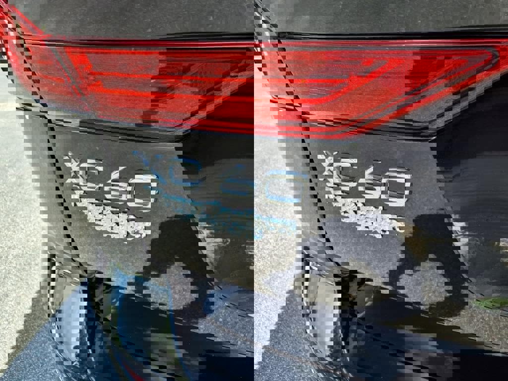 Used 2024 Volvo XC60 B5 Plus image 5