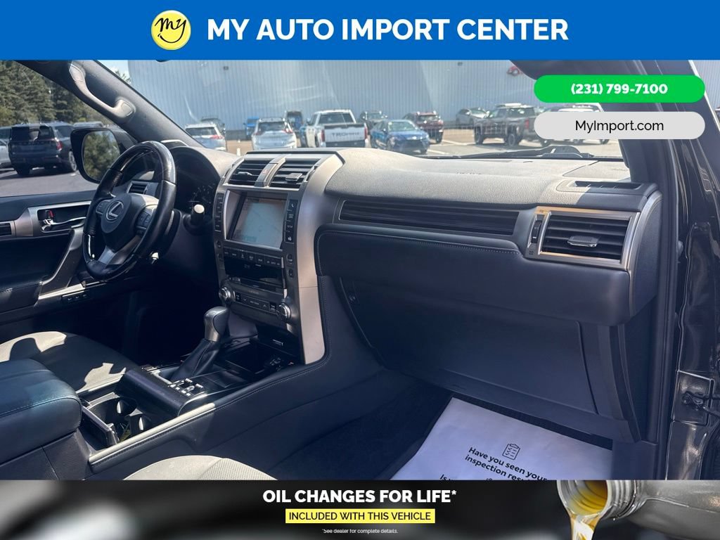 Used 2021 Lexus GX 460 Premium w/ Accessory Package AWD/4WD image 32