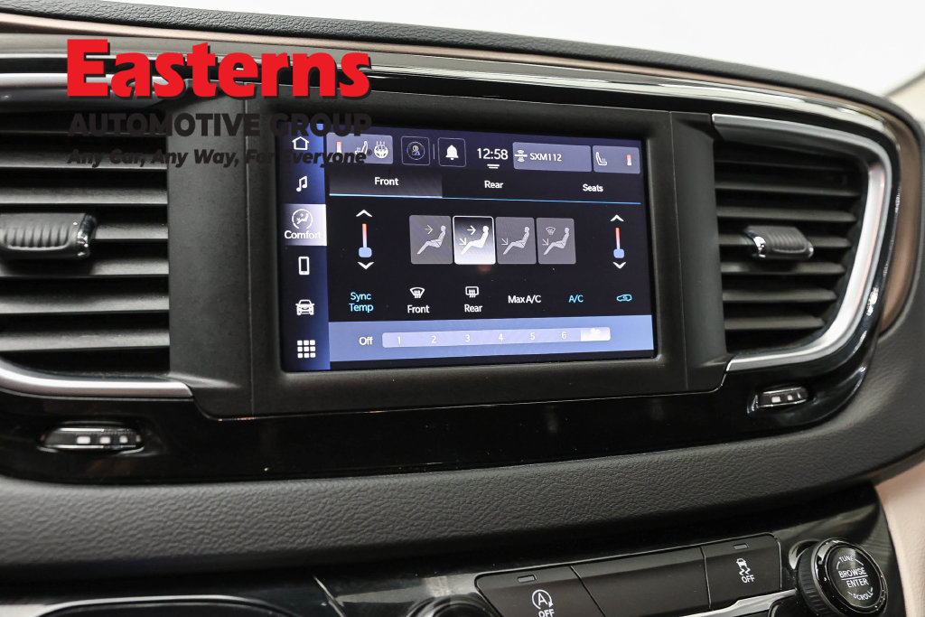 Used 2023 Chrysler Voyager LX FWD image 21
