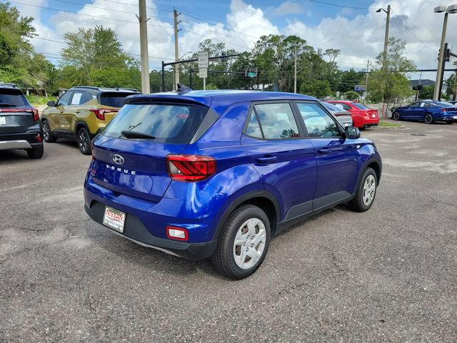 Used 2020 Hyundai Venue SE FWD image 2