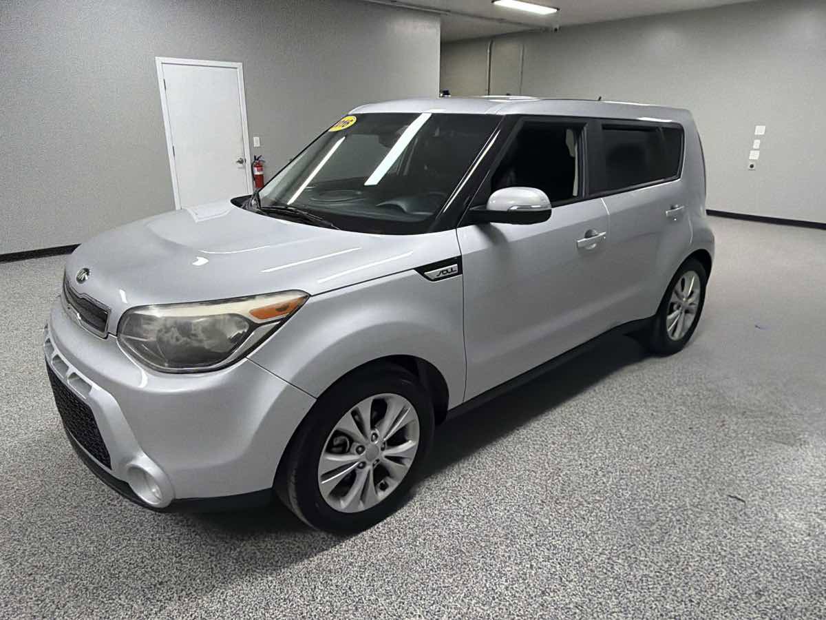 Used 2016 Kia Soul ! FWD image 7