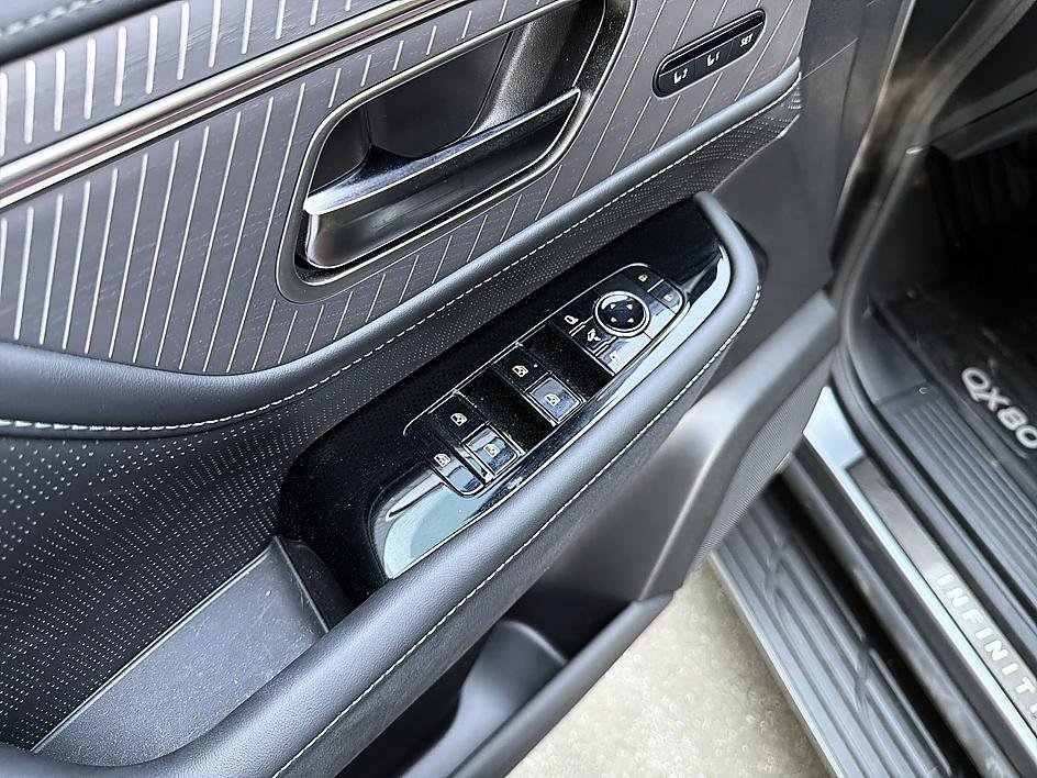 New 2026 INFINITI QX80 Autograph image 10