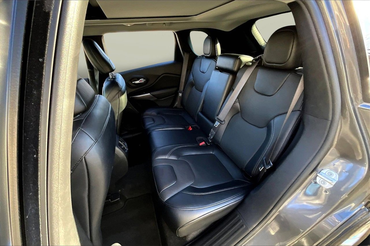 Certified 2022 Jeep Cherokee Latitude Lux w/ Sun & Sound Group image 21