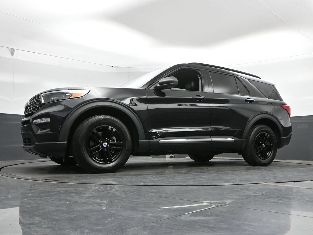 Used 2023 Ford Explorer XLT w/ Equipment Group 202A AWD/4WD image 45