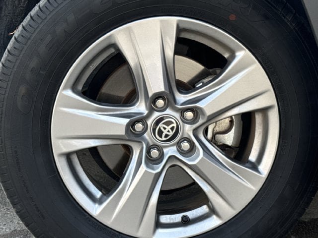 Used 2025 Toyota RAV4 XLE FWD image 10