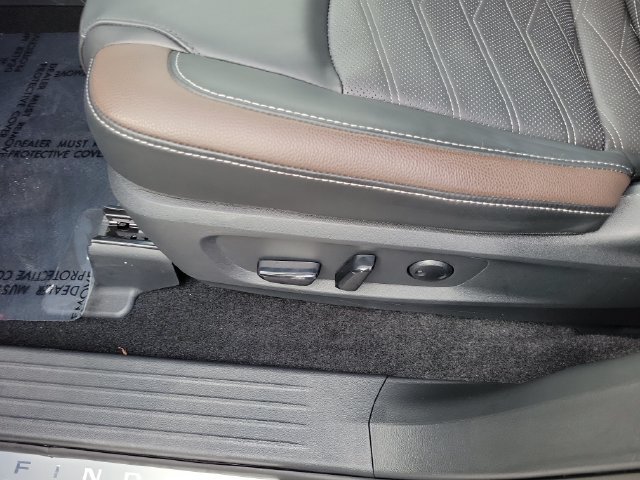 Used 2025 Nissan Pathfinder Platinum w/ Cargo Package FWD image 21