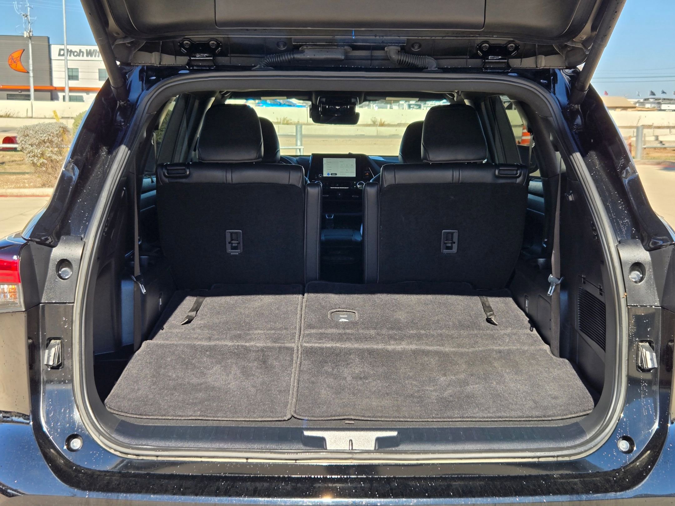 Used 2024 Toyota Highlander XSE image 26