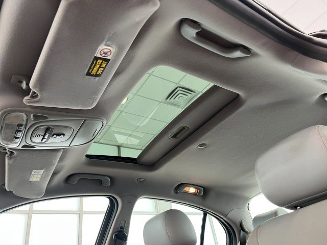 Used 2005 Jaguar S-TYPE R image 26