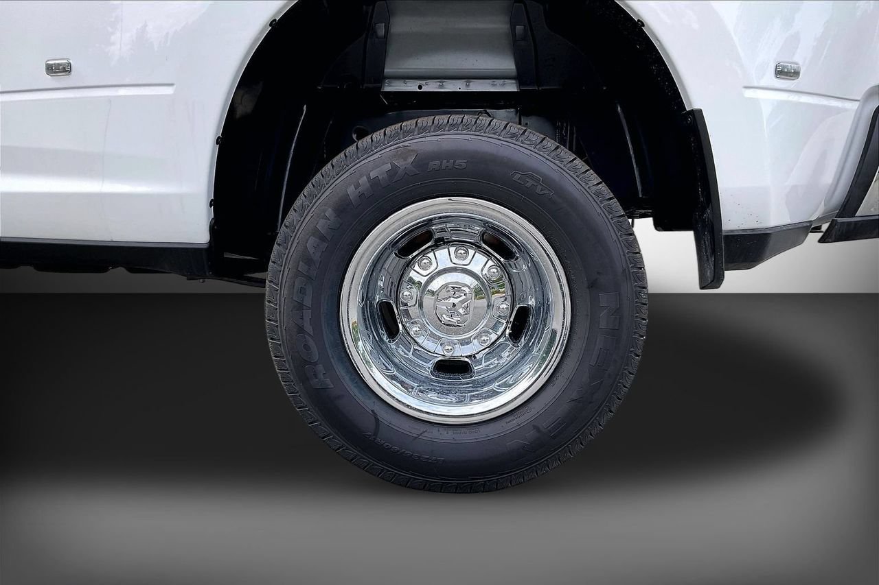 New 2026 RAM 3500 Tradesman AWD/4WD image 30