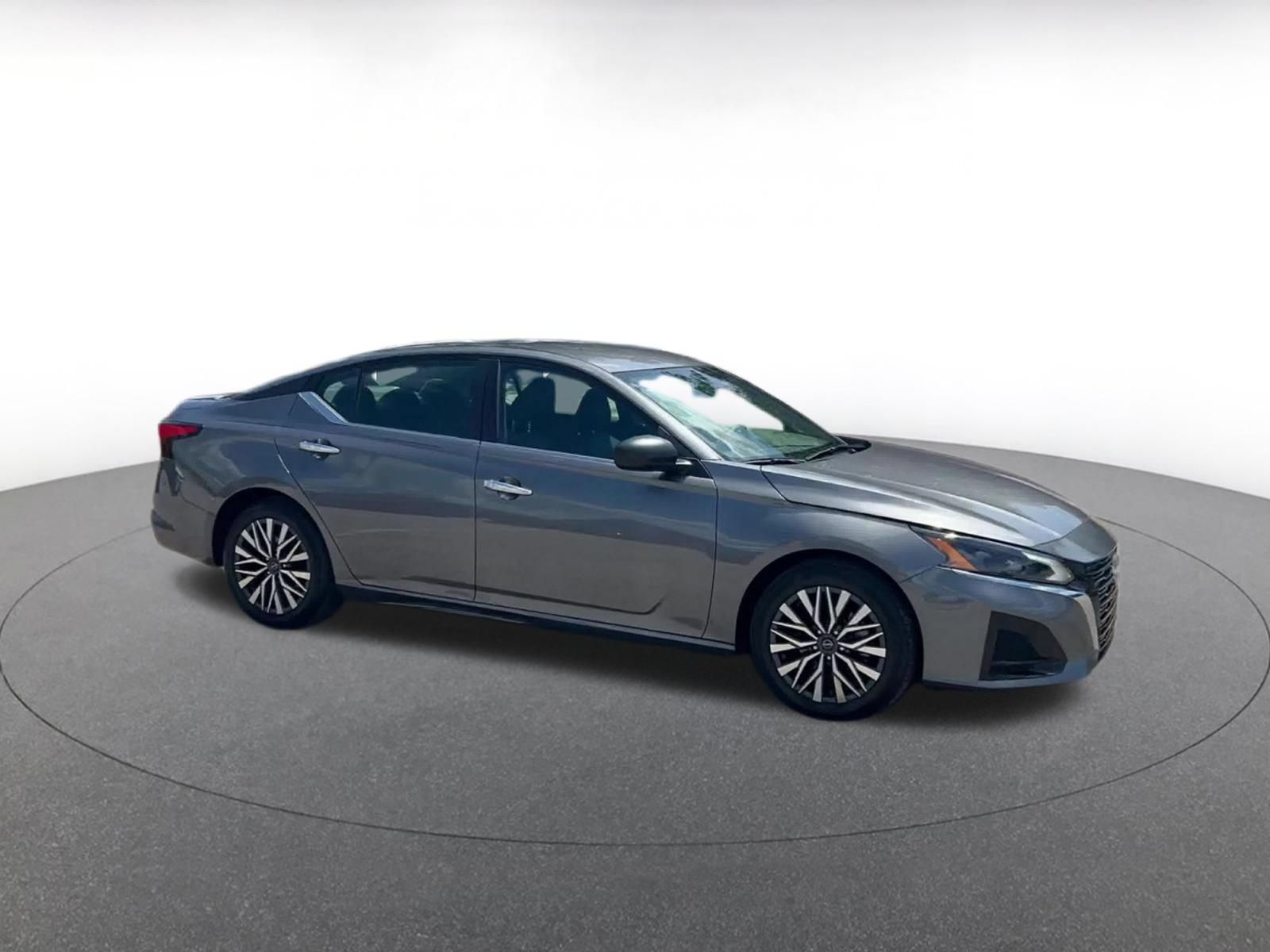 Used 2025 Nissan Altima 2.5 SV FWD video 2