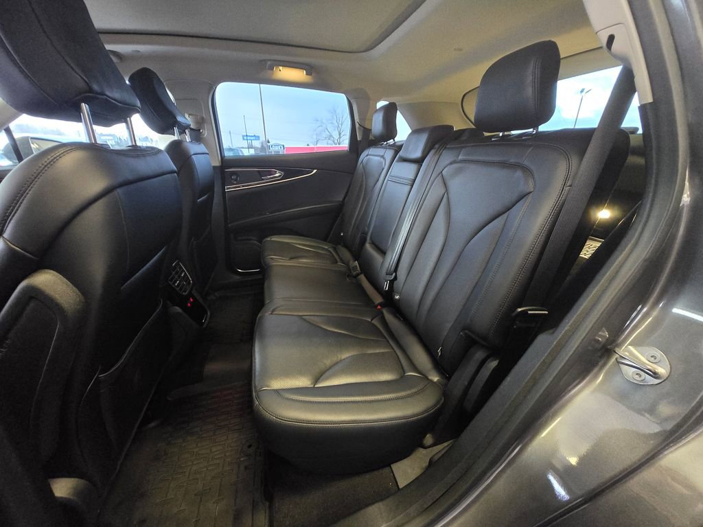 Used 2022 Lincoln Nautilus Reserve w/ Equipment Group 201A image 24