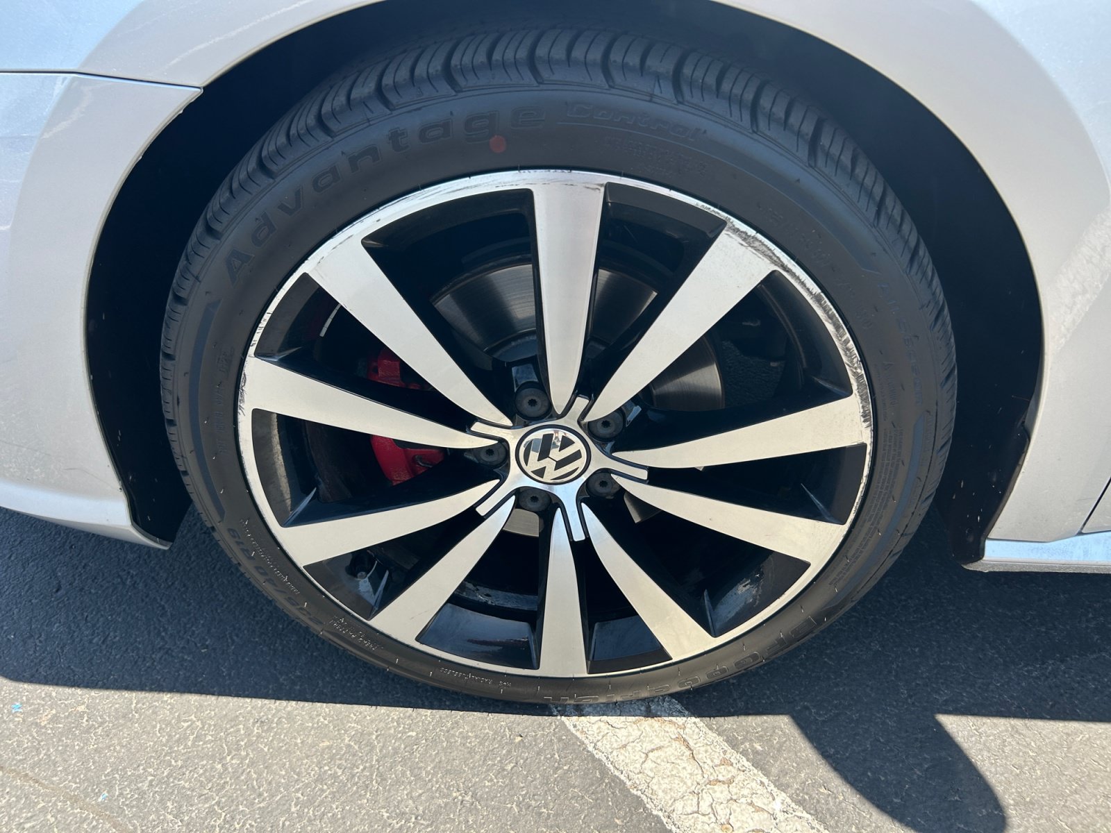 Used 2018 Volkswagen Passat GT FWD image 25