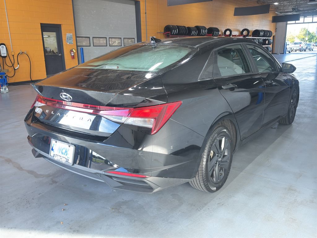 Used 2023 Hyundai Elantra SEL w/ Cargo Package image 40