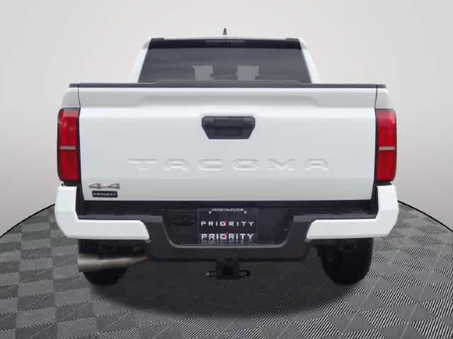 Used 2025 Toyota Tacoma SR5 AWD/4WD image 3