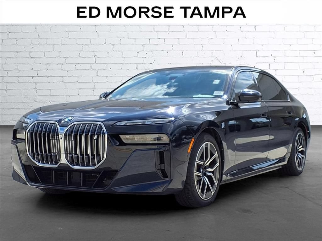 Used 2023 BMW i7 xDrive60 w/ Executive Package 2