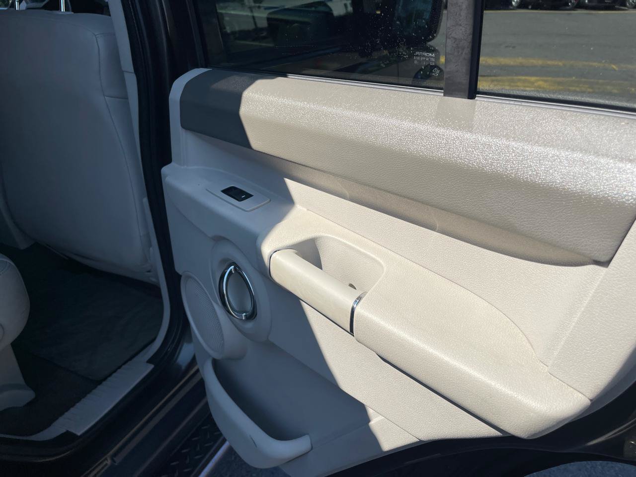 Used 2006 Jeep Commander Limited AWD/4WD image 13