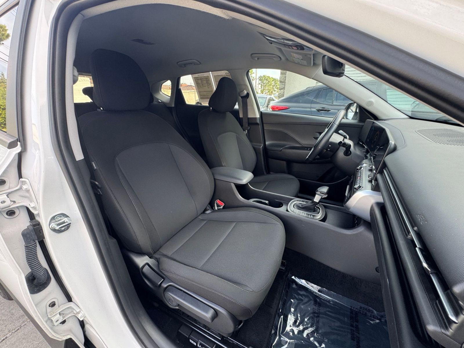 Used 2025 Hyundai Kona SEL image 36