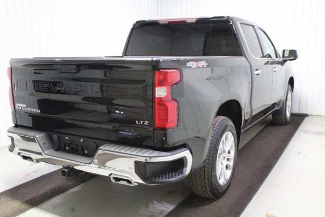 Used 2024 Chevrolet Silverado 1500 LTZ AWD/4WD image 6
