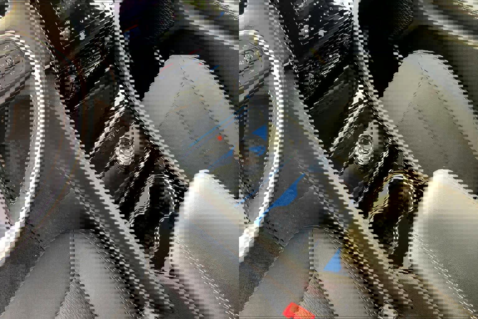 Used 2023 Jeep Grand Cherokee Laredo w/ Luxury Tech Group I image 16