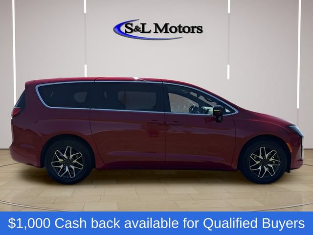 New 2027 Chrysler Pacifica Limited FWD image 13