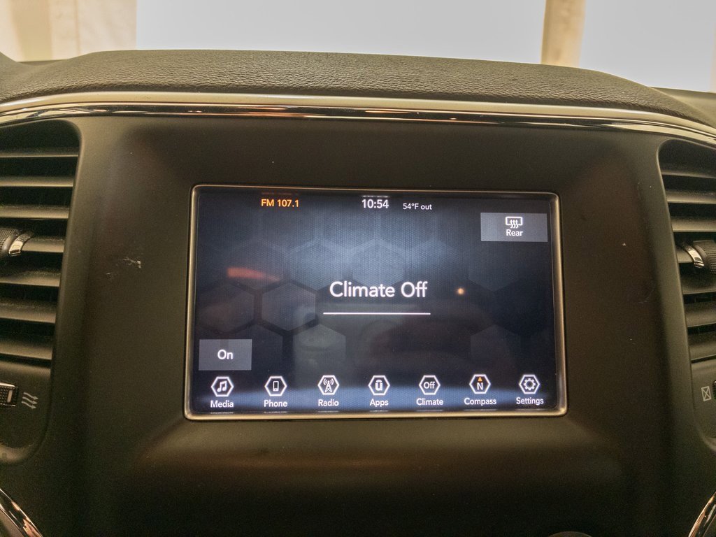 Used 2018 Jeep Grand Cherokee Laredo image 19