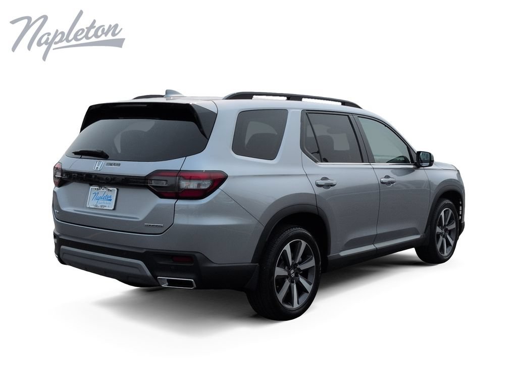 Used 2024 Honda Pilot Touring image 6