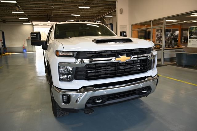 New 2026 Chevrolet Silverado 2500 LT AWD/4WD image 3