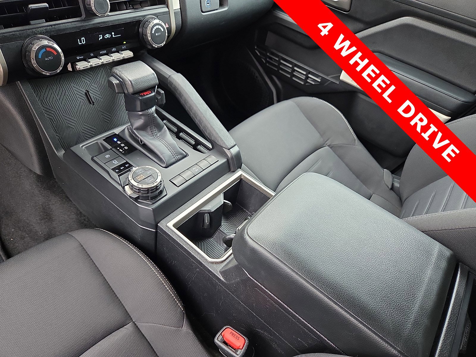 Used 2024 Toyota Tacoma TRD Off-Road image 25