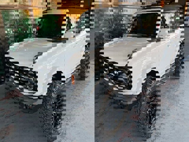 Used 2023 Ford Bronco Outer Banks image 3